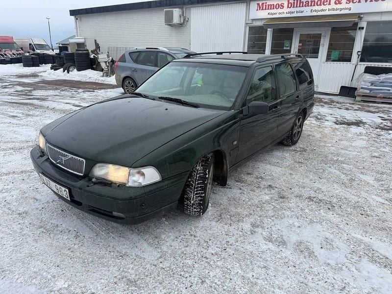 Begagnad Volvo V70 Standard 140 HK (102 kW) 2000 Grön Kombi