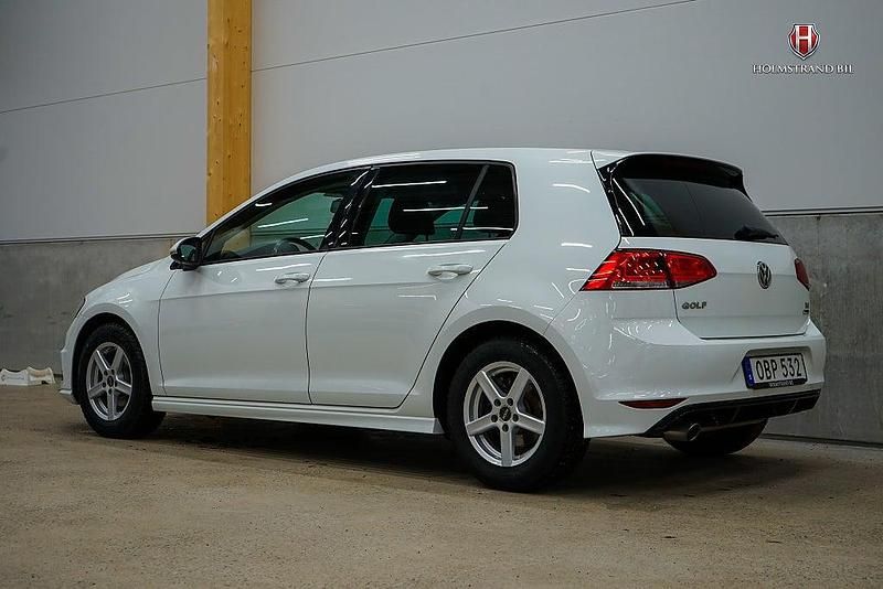Begagnad VW Golf VII Style 110 HK (80 kW) 2016 Vit Halvkombi