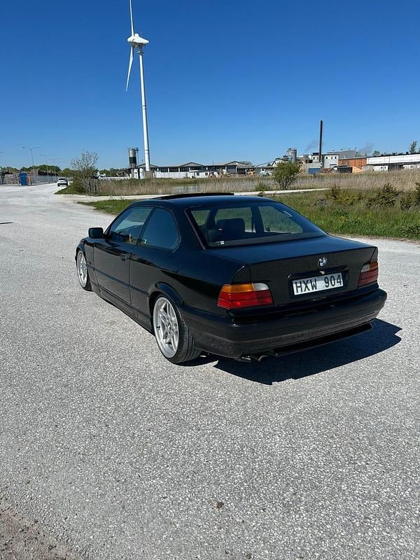 Begagnad BMW 320 150 HK (110 kW) 1995 Sportkupé
