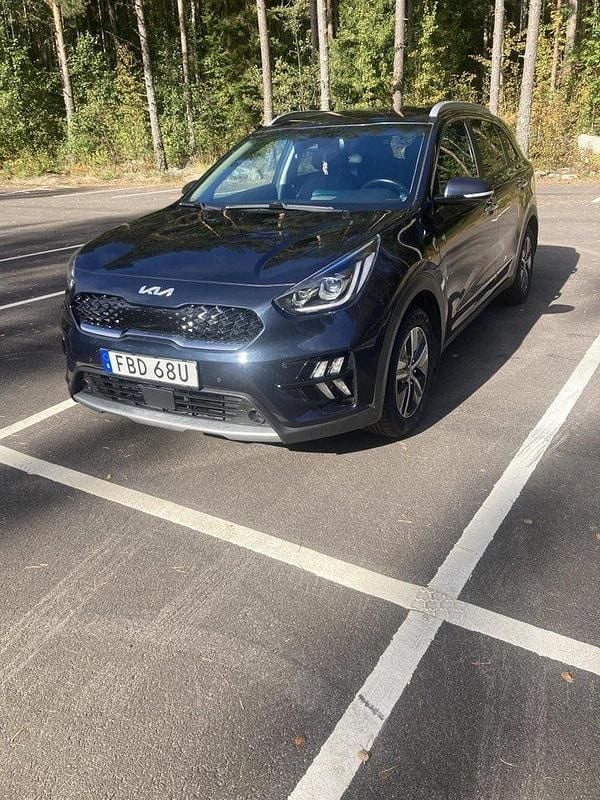 Blå Begagnad 2022 Kia Niro 2 SUV | 230 000 kr (Bra pris) - Bild 1/4
