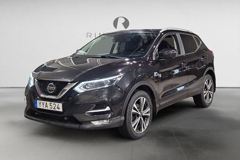 Svart Begagnad 2018 Nissan Qashqai SUV | 159 900 kr (Marknadspris) - Bild 1/3