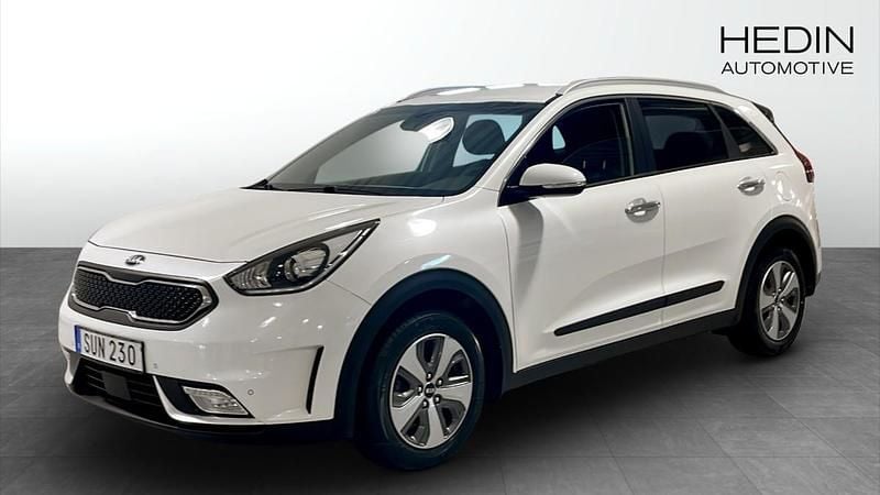 Vit (white) Begagnad 2018 Kia Niro 2 SUV | 224 900 kr (Marknadspris) - Bild 1/4