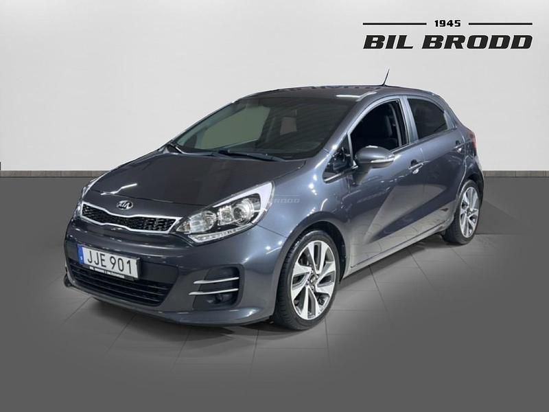 Grå Begagnad 2015 Kia Rio Halvkombi | 99 800 kr (Marknadspris) - Bild 1/4