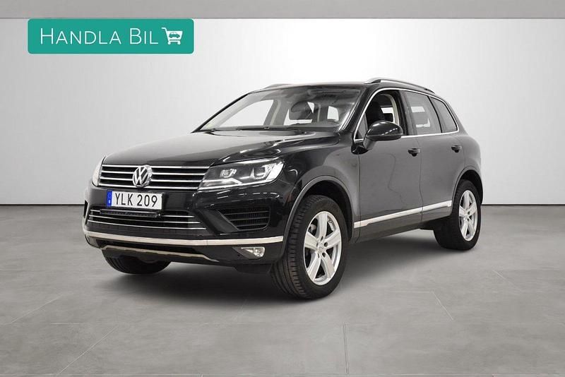 Svart Begagnad 2017 VW Touareg SUV | 179 900 kr (Bra pris) - Bild 1/4