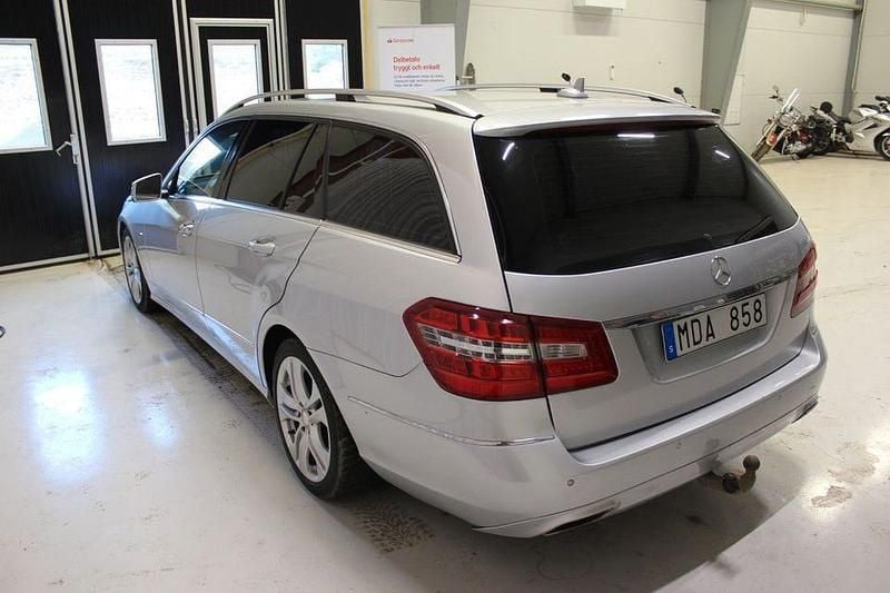 Begagnad Mercedes E220 170 HK (125 kW) 2011 Silver Kombi