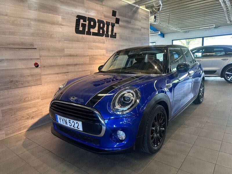 Blå Begagnad 2019 Mini Cooper Pepper Halvkombi | 149 000 kr (Marknadspris) - Bild 1/4