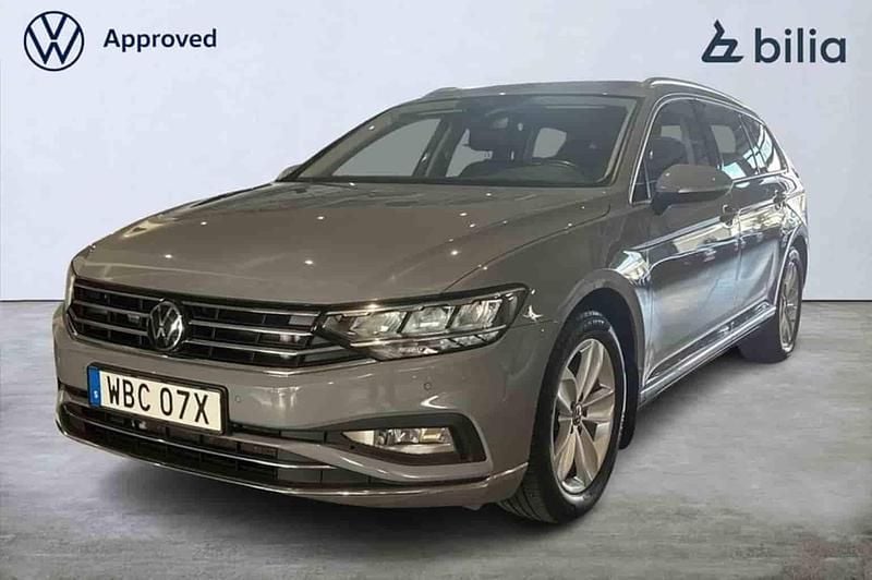 Grå Begagnad 2024 VW Passat Kombi | 329 000 kr - Bild 1/1