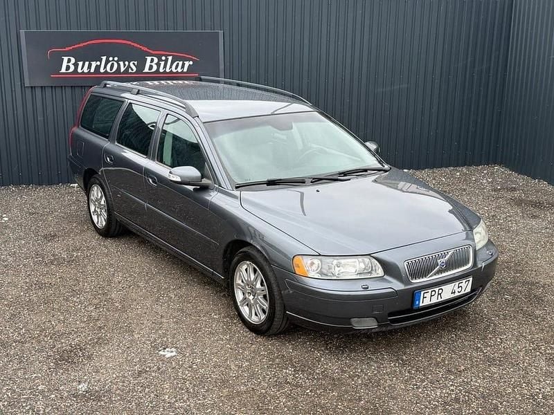 Begagnad Volvo V70 Momentum 163 HK (119 kW) 2007 Grå Kombi