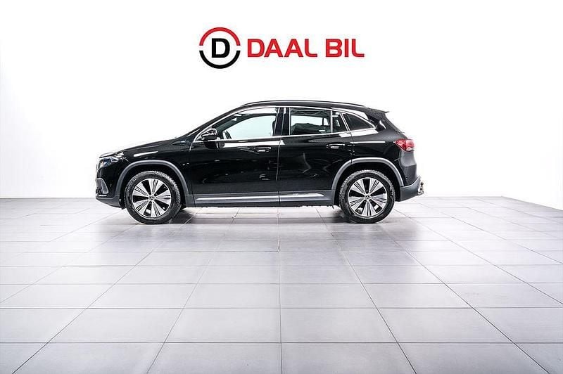 Svart Begagnad 2021 Mercedes EQA250 SUV | 289 700 kr (Marknadspris) - Bild 1/4