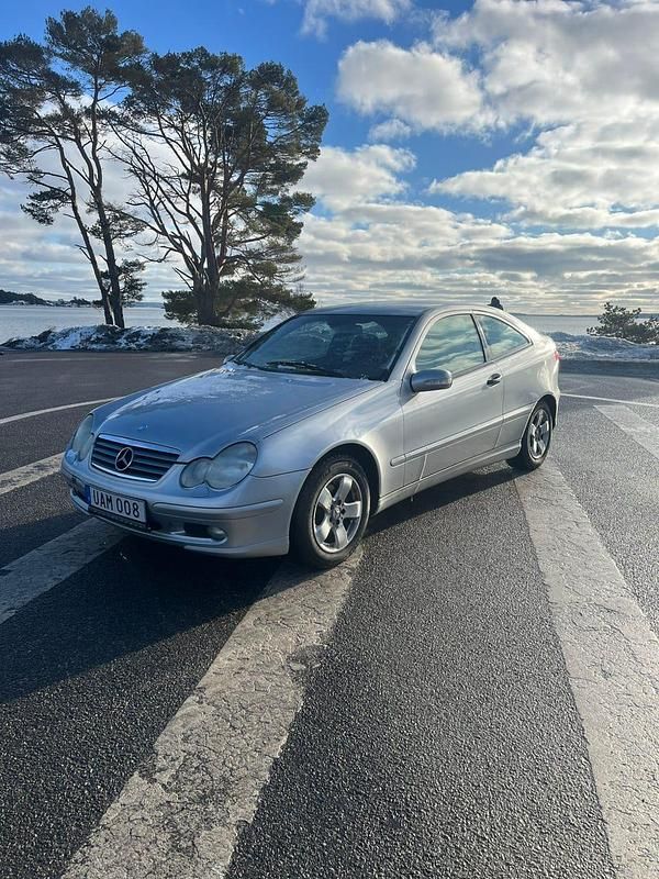Begagnad Mercedes C180 143 HK (105 kW) 2003