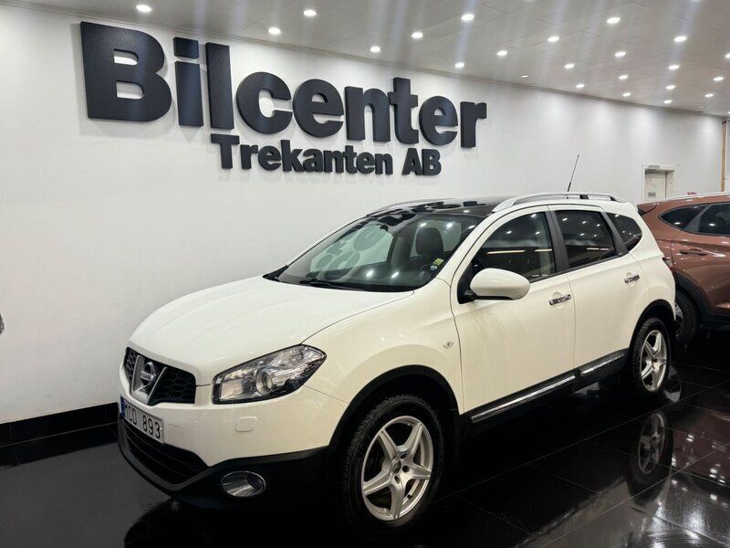 Vit Begagnad 2011 Nissan Qashqai +2 SUV | 69 900 kr (Marknadspris) - Bild 1/4