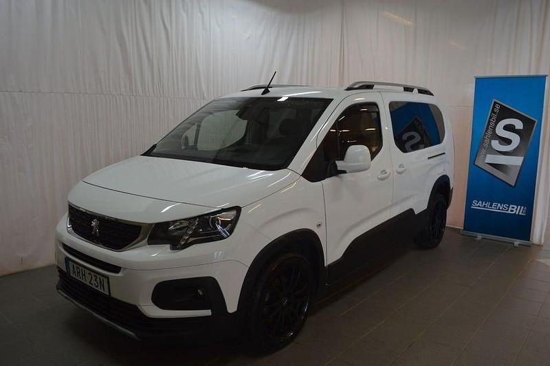 Vit Begagnad 2021 Peugeot Rifter Minibuss | 229 000 kr (Marknadspris) - Bild 1/4