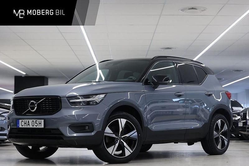 Grå Begagnad 2022 Volvo XC40 R-Design SUV | 319 900 kr (Dyr) - Bild 1/2