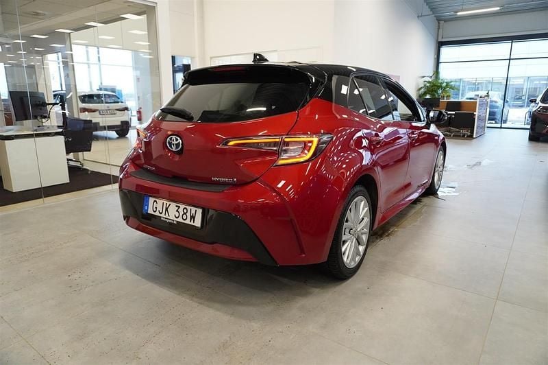 Begagnad Toyota Corolla Hybrid 2019 Röd