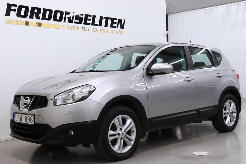 Silver Begagnad 2011 Nissan Qashqai SUV | 59 800 kr (Marknadspris) - Bild 1/4
