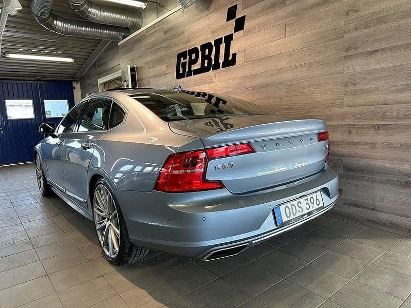 Begagnad Volvo S90 Inscription 235 HK (172 kW) 2016 Ljusblå Sedan