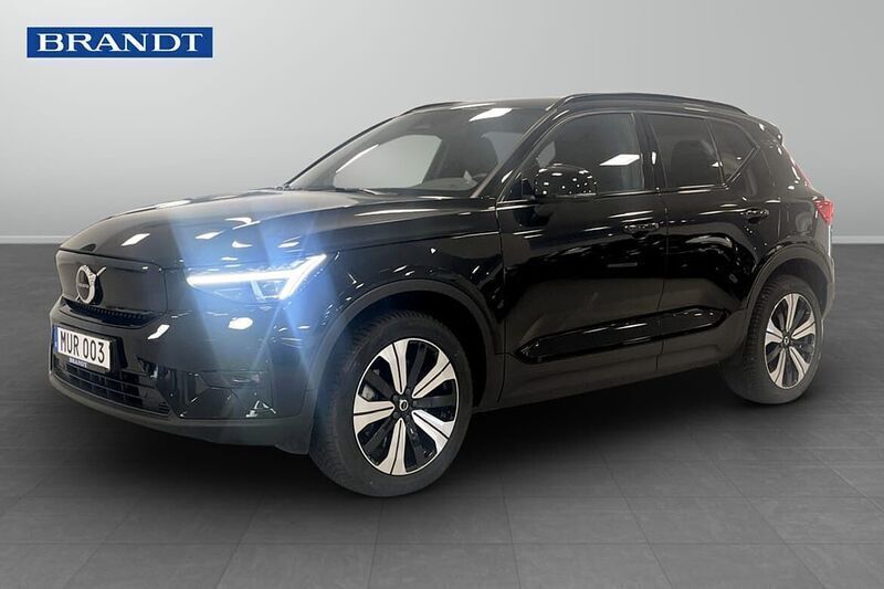Svart Begagnad 2023 Volvo XC40 Plus SUV | 389 900 kr - Bild 1/4