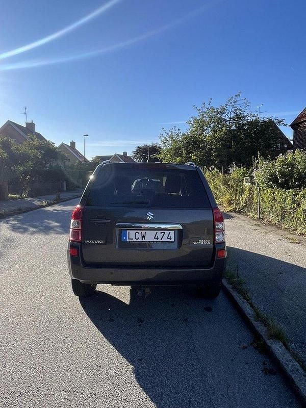 Grå Begagnad 2010 Suzuki Grand Vitara SUV | 60 000 kr (Bra pris) - Bild 1/4