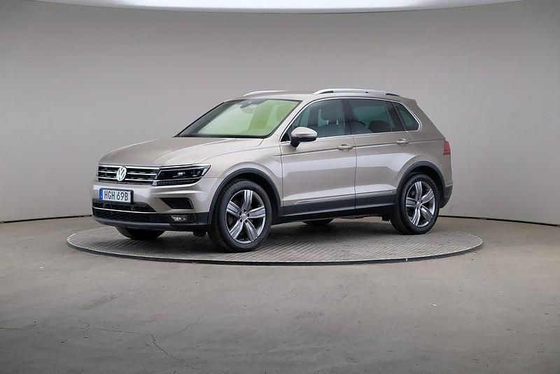 Ljusbrun Begagnad 2019 VW Tiguan GT SUV | 285 000 kr (Marknadspris) - Bild 1/4