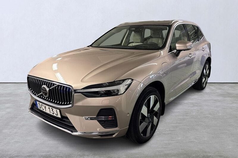 Ljusgrå (grå) Begagnad 2024 Volvo XC60 Ultimate SUV | 579 900 kr (Lite dyr) - Bild 1/4