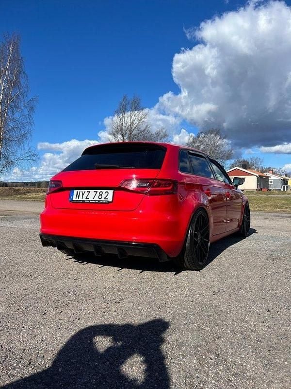 Begagnad Audi A3 150 HK (110 kW) 2014 Röd