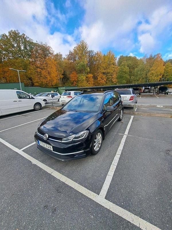 Svart Begagnad 2019 VW Golf VII Kombi | 42 000 kr - Bild 1/4