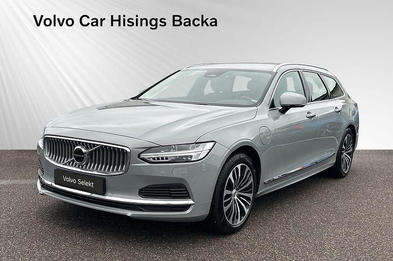 Grå Begagnad 2024 Volvo V90 Core Kombi | 462 900 kr (Marknadspris) - Bild 1/2