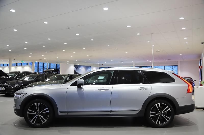Begagnad Volvo V90 CC 238 HK (175 kW) 2018 Silver Kombi