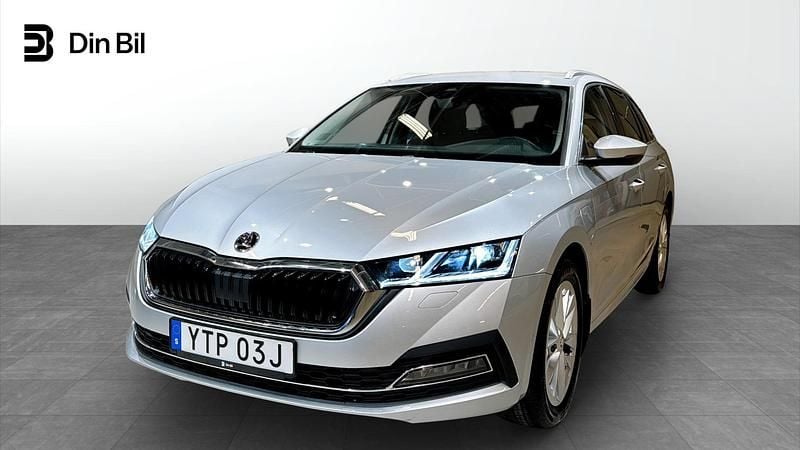 Silver Begagnad 2024 Skoda Octavia Style Kombi | 309 500 kr (Bra pris) - Bild 1/4