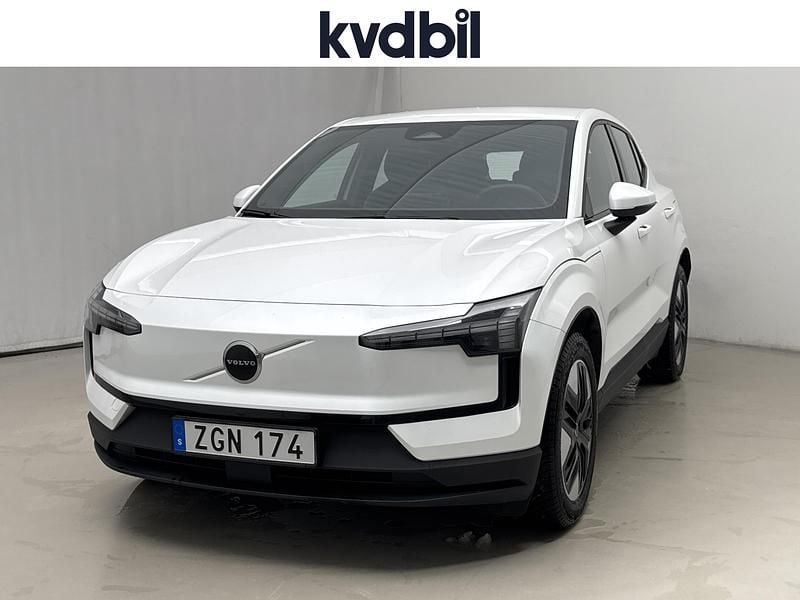 Vit Begagnad 2025 Volvo EX30 Single Motor Extended Range SUV | 314 900 kr (Superpris) - Bild 1/3