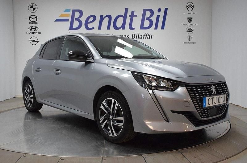 Grå Begagnad 2023 Peugeot 208 Allure Halvkombi | 199 500 kr (Marknadspris) - Bild 1/3