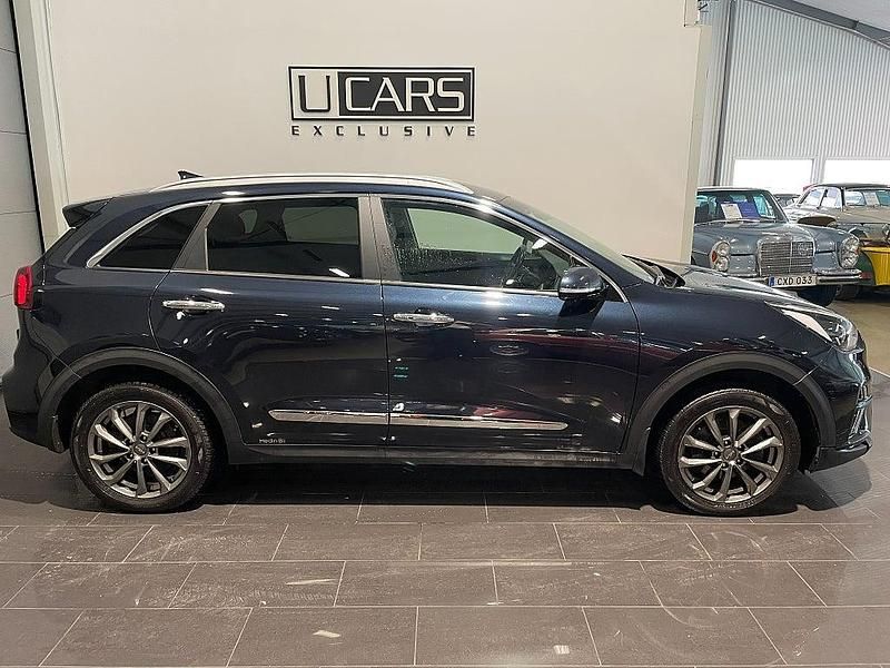 Begagnad Kia e-Niro Advance 150 kW (204 HK) 2021 Blå SUV