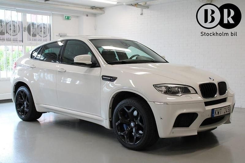 Vit Begagnad 2013 BMW X6 M SUV | 319 900 kr - Bild 1/4