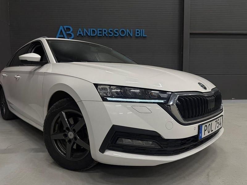Begagnad Skoda Octavia Ambition 116 HK (85 kW) 2022 Vit Kombi