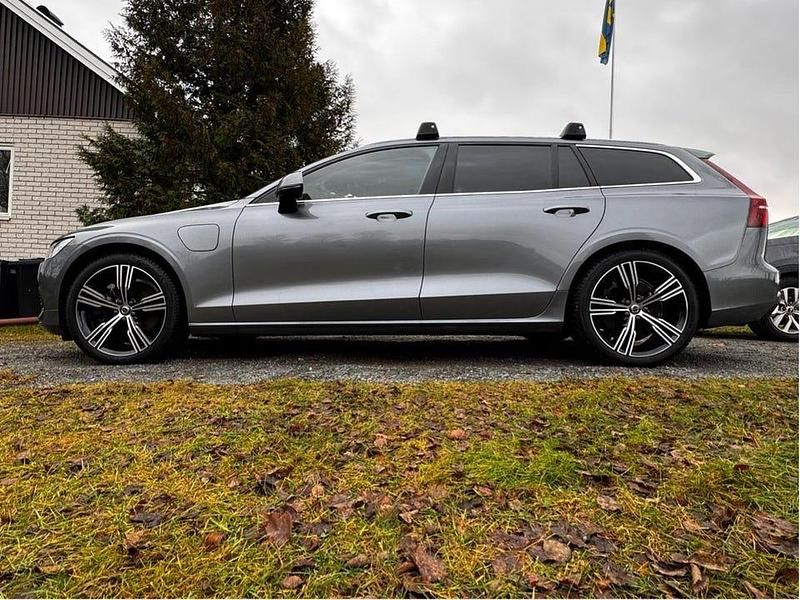 Begagnad 2021 Volvo V60 Inscription Kombi | 269 999 kr (Bra pris) - Bild 1/4