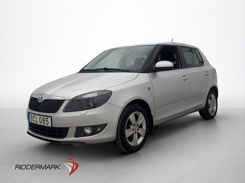 Begagnad Skoda Fabia Ambition 86 HK (63 kW) 2014 Silver Halvkombi