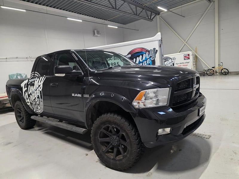 Begagnad RAM 1500 394 HK (289 kW) 2010 Svart Pickup