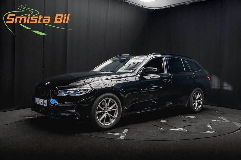 Svart Begagnad 2019 BMW 320 Shadowline Kombi | 278 600 kr (Marknadspris) - Bild 1/3