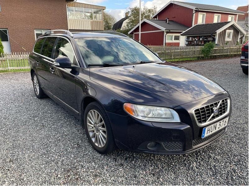 Blå Begagnad 2009 Volvo V70 Summum Kombi | 29 000 kr (Superpris) - Bild 1/4