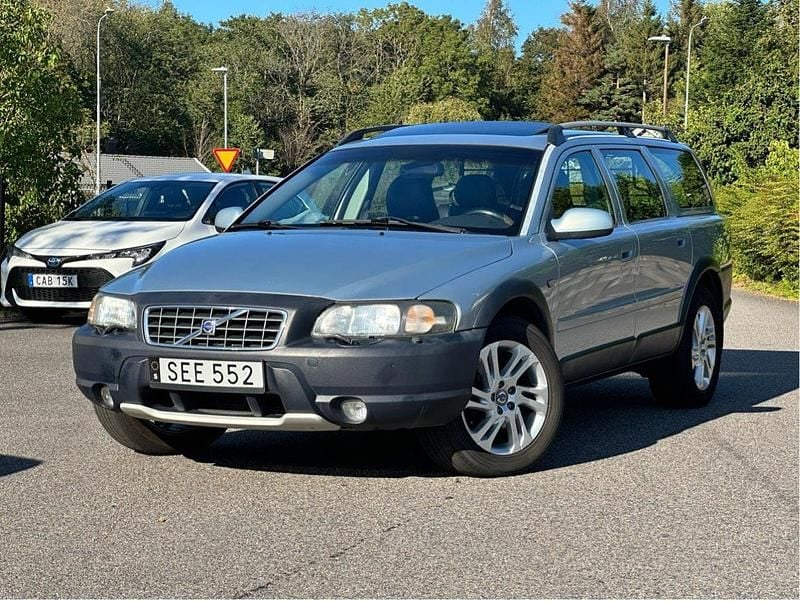 Blå Begagnad 2001 Volvo XC70 SUV | 41 900 kr (Marknadspris) - Bild 1/4