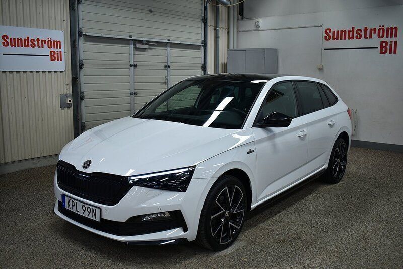 Vit Begagnad 2021 Skoda Scala Monte Carlo Halvkombi | 224 900 kr (Lite dyr) - Bild 1/4