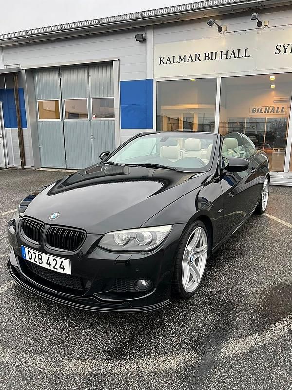 Begagnad BMW 330 Cabriolet Comfort Edition 245 HK (180 kW) 2010 Svart Cab
