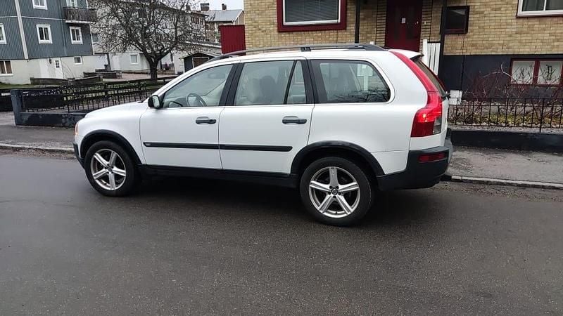 Begagnad 2004 Volvo XC90 SUV | 58 000 kr (Dyr) - Bild 1/4