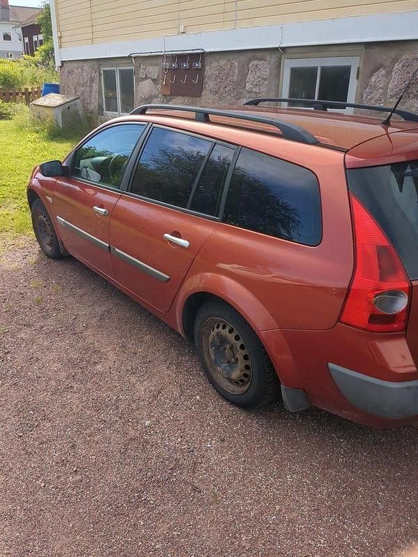 Begagnad 2004 Renault Mégane GrandTour Kombi | 6 000 kr (Marknadspris) - Bild 1/4