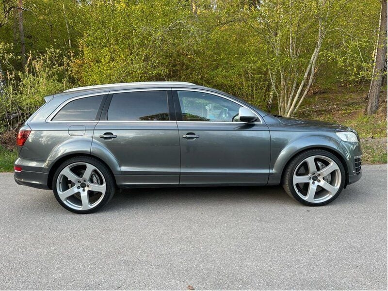 Grå Begagnad 2009 Audi Q7 SUV | 319 000 kr - Bild 1/4