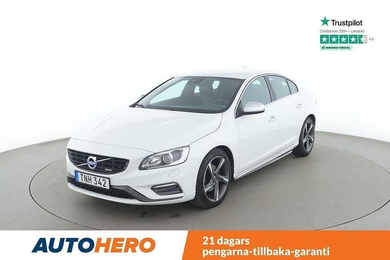 Vit Begagnad 2014 Volvo S60 R-Design Momentum Sedan | 141 000 kr (Marknadspris) - Bild 1/4