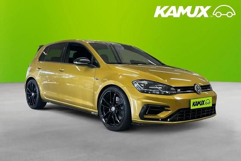 Gul Begagnad 2017 VW Golf VII R Halvkombi | 349 800 kr - Bild 1/4