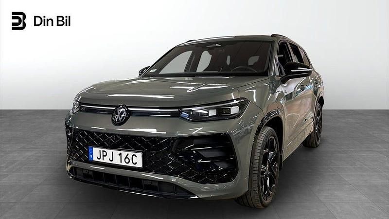 Grön Begagnad 2025 VW Tayron Style SUV | 649 800 kr (Marknadspris) - Bild 1/4
