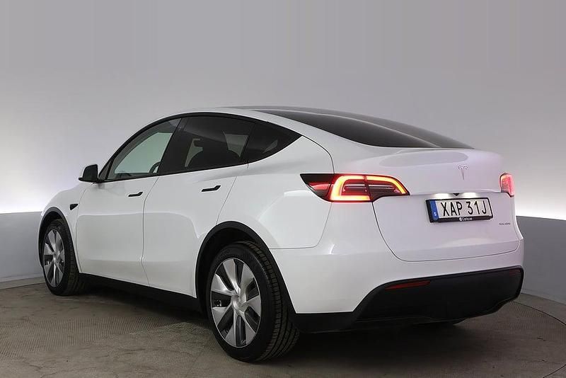 Begagnad Tesla Model Y Long Range AWD 378 kW (514 HK) 2023 Vit SUV