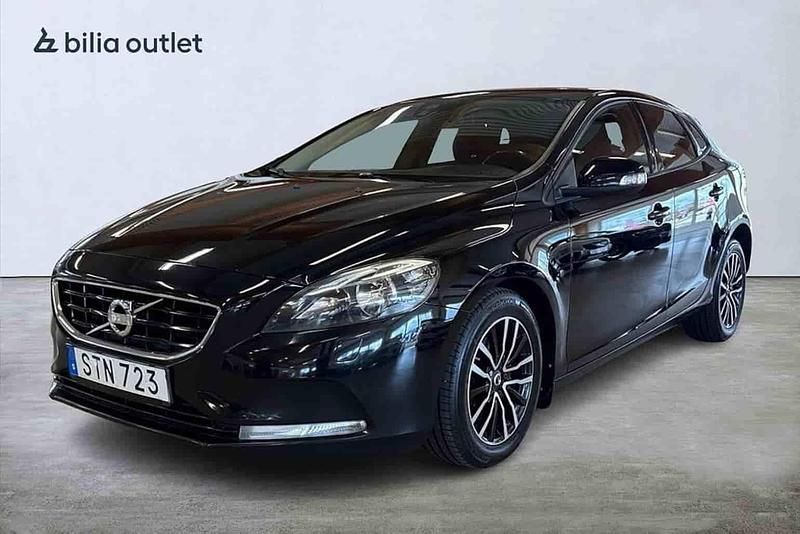 Svart Begagnad 2015 Volvo V40 Kombi | 139 900 kr - Bild 1/1
